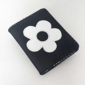 cartera negra de piel