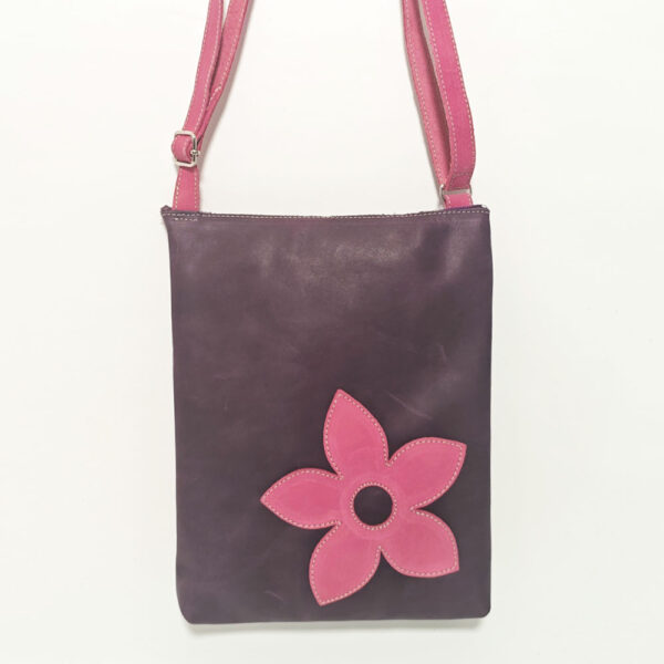 Bolso bandolera de piel morado