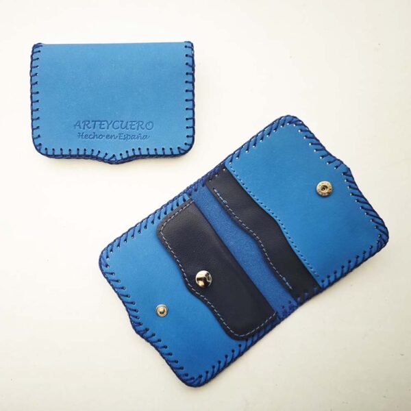 Cartera de piel azulón