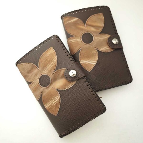 Cartera billetero de piel marrón