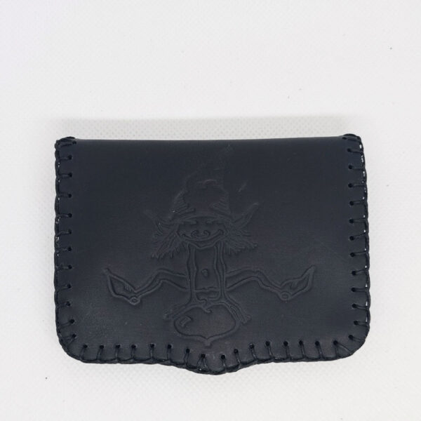 Tienda online de artículos hechos a mano en cuero y piel. Artesanos del cuero. Cartera de piel con grabado "Duende" IMG 20250714 102646 Cartera de piel negra