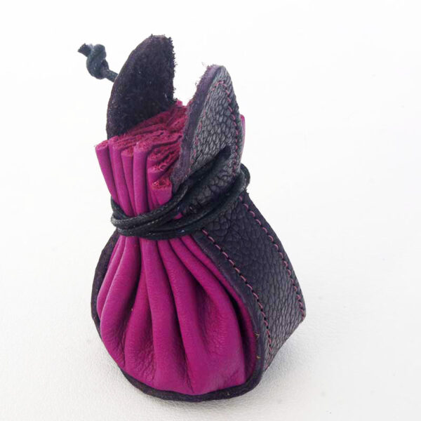 Limosnera de piel fucsia