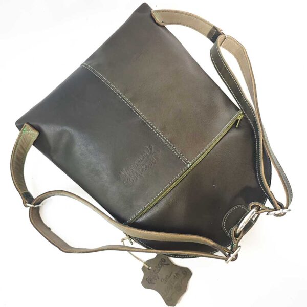 Mochila de piel verde oscuro