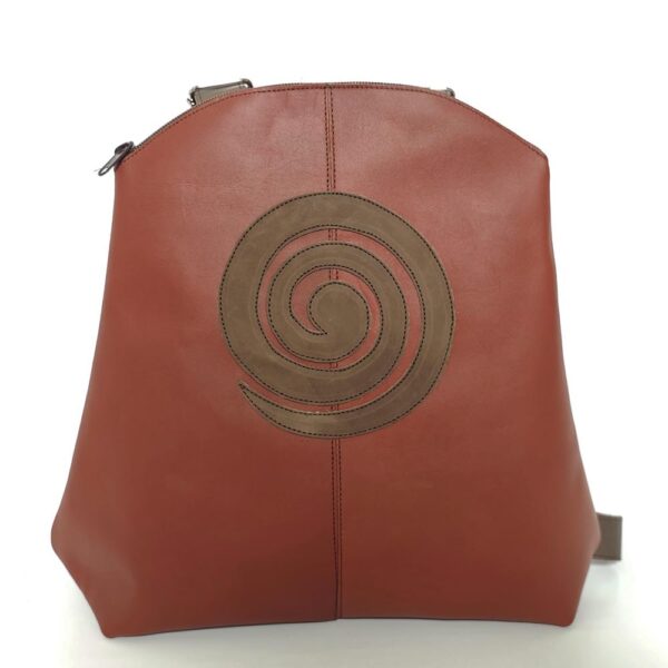 Mochila de cuero color teja
