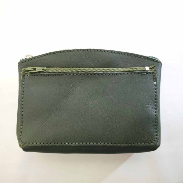 monedero de piel verde oscuro