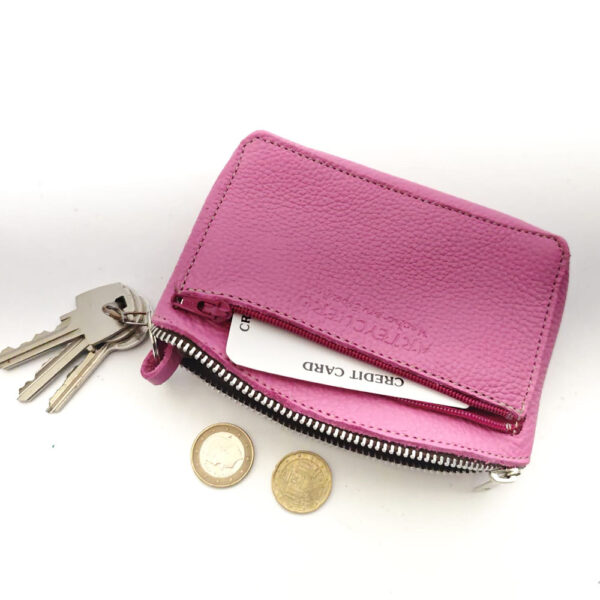 Tienda online de artículos hechos a mano en cuero y piel. Artesanos del cuero. Monedero de señora de piel WhatsApp Image 2026 04 14 at 10.09.49 Monedero de piel rosa