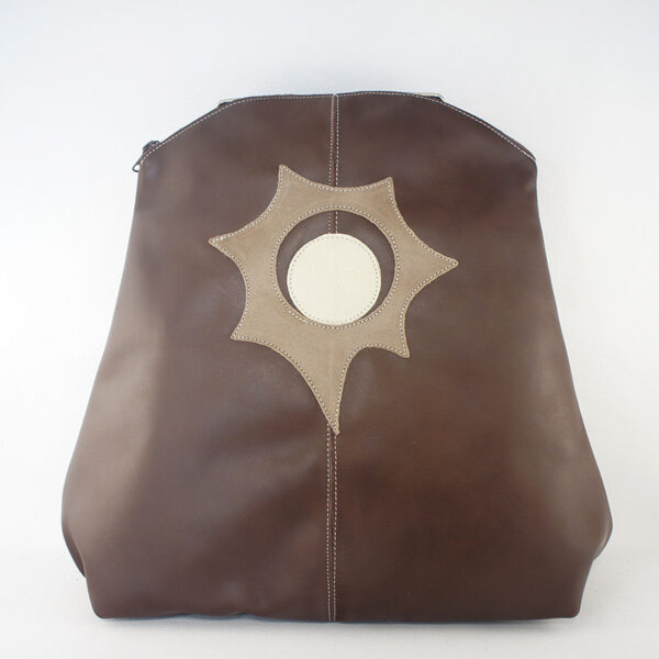 mochila cuero marrón