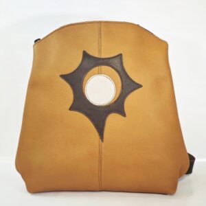Mochila de cuero camel