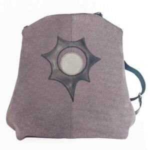 Mochila de piel gris