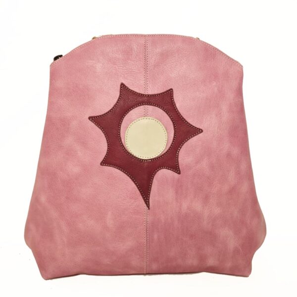 Tienda online de artículos hechos a mano en cuero y piel. Artesanos del cuero. Mochila de cuero con Eclipse IMG 20260625 080230 Mochila de piel rosa