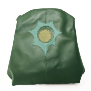 Mochila de piel verde botella