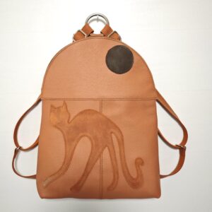 Mochila de piel naranja