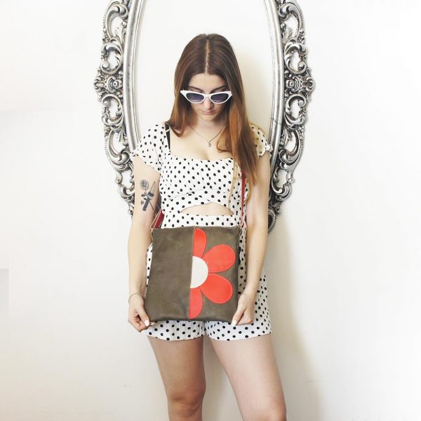 bolso cuero flor
