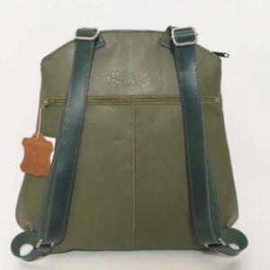 Mochila de piel verde