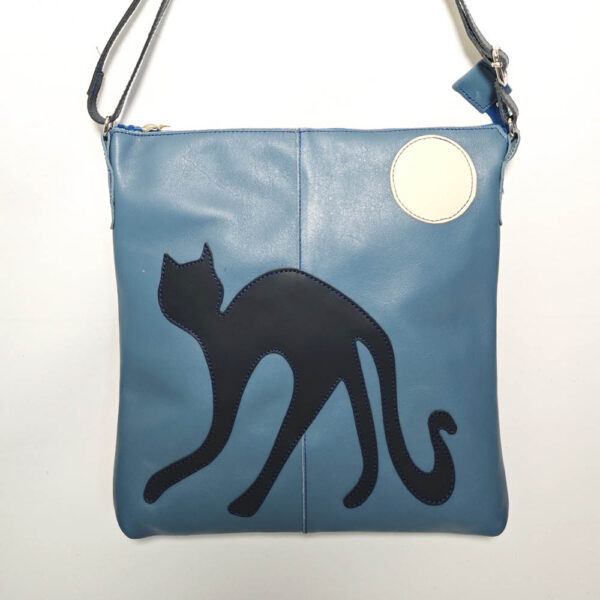 Bolso de piel azul claro
