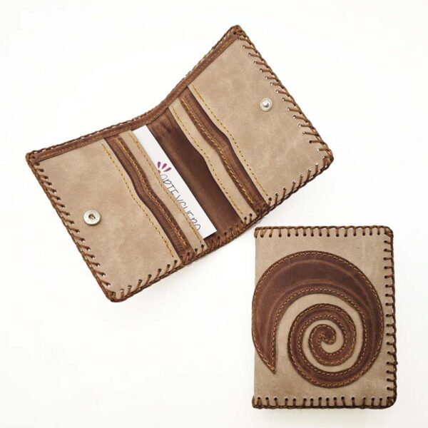 Cartera billetera de piel beige