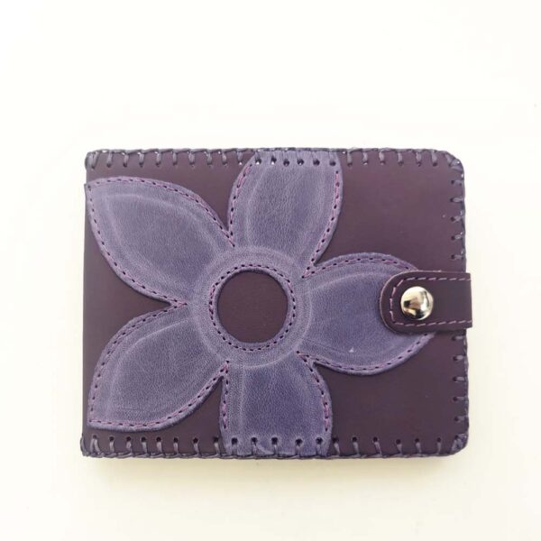 Billetero de piel morado
