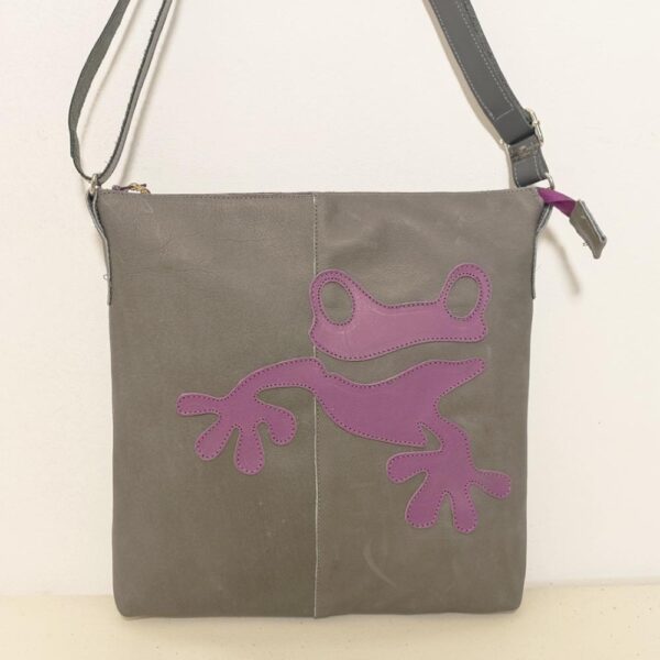 Bolso bandolera de piel gris