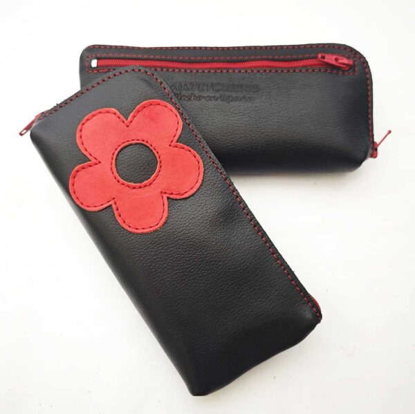 Tienda online de artículos hechos a mano en cuero y piel. Artesanos del cuero. Funda de gafas de piel IMG 20260716 080537 Funda de gafas de piel negra