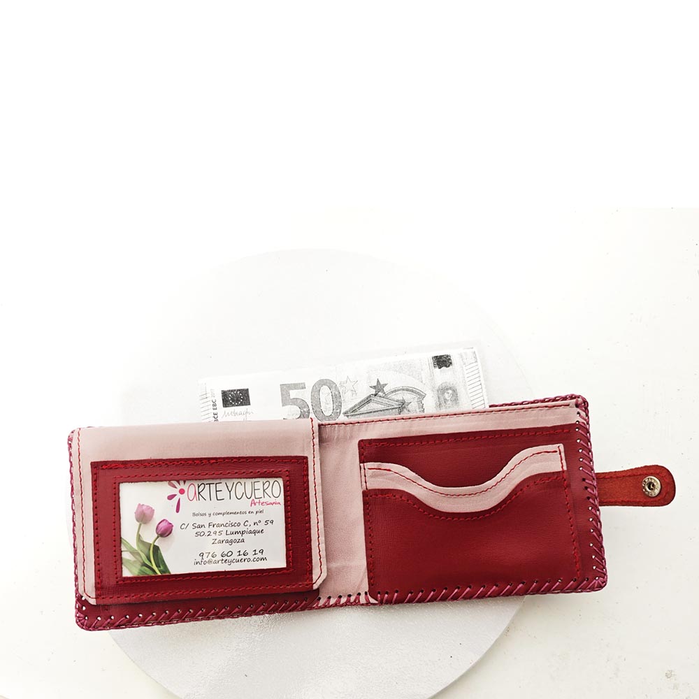 Tienda online de artículos hechos a mano en cuero y piel. Artesanos del cuero. Cartera billetera con monedero "Gatito" IMG 20261008 084803 Cartera billetero de piel granate