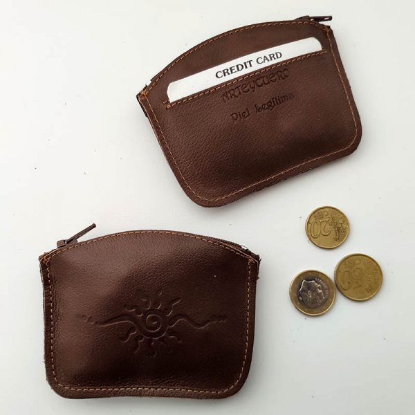 monedero piel marrón