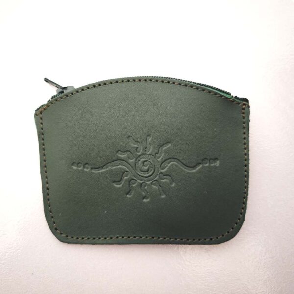Tienda online de artículos hechos a mano en cuero y piel. Artesanos del cuero. Monedero de piel Amanecer IMG 20260518 082600 Monedero de piel verde