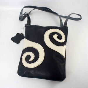 Bolso de piel negro