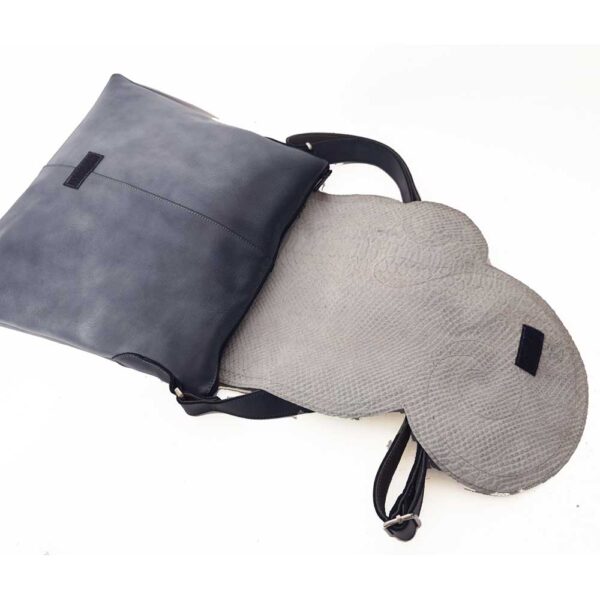 Bolso bandolera de piel gris azulado