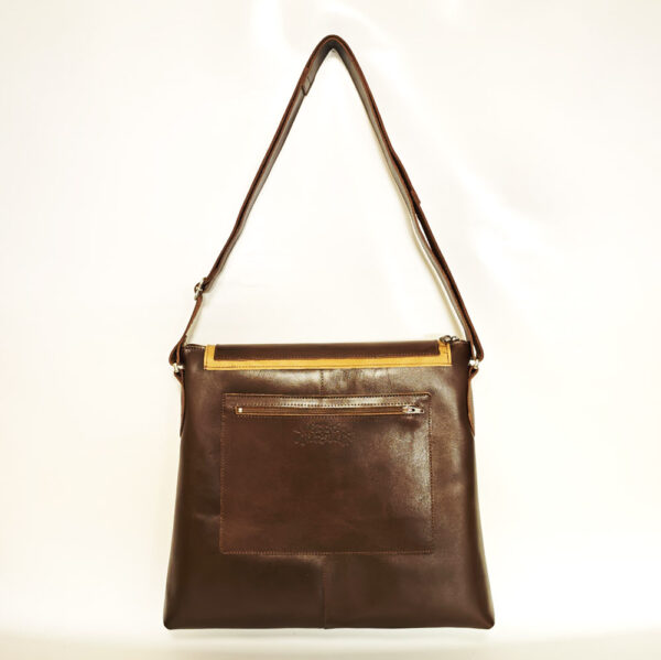 Bolso de piel marrón