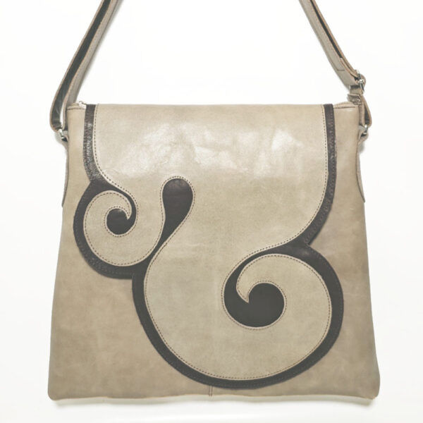 Bolso de piel beige