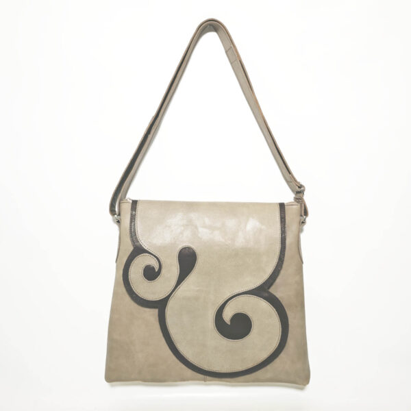 Bolso de piel beige
