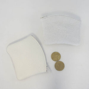 Monedero de pelo blanco
