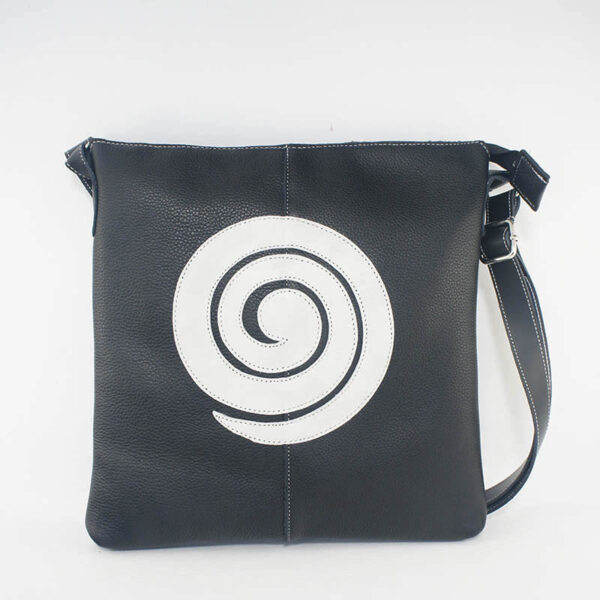 bolso piel negra espiral