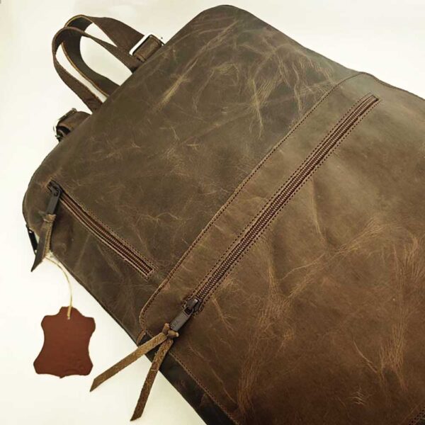 Mochila de piel marrón old