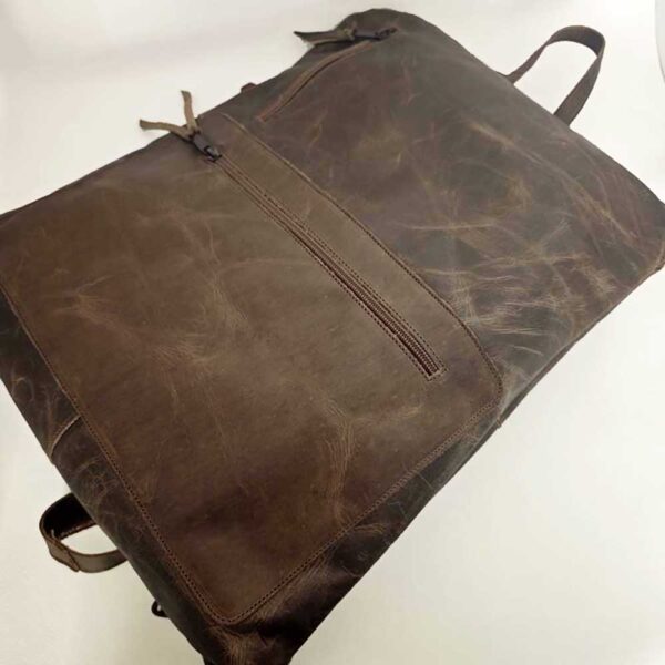 Mochila de piel marrón old