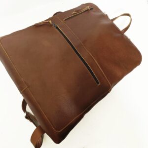 Mochila de cuero camel