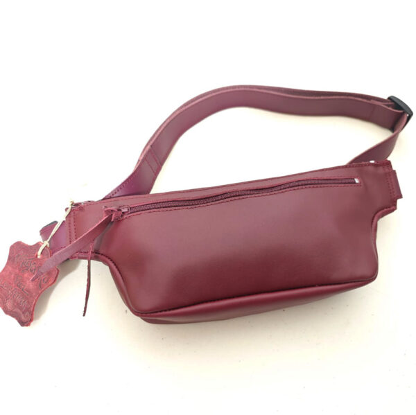 Tienda online de artículos hechos a mano en cuero y piel. Artesanos del cuero. Riñonera running Imagen de WhatsApp 2025 10 02 a las 08.12.38 3453eb72 Riñonera de piel granante