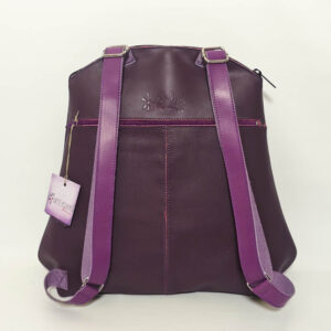 Mochila de piel morada