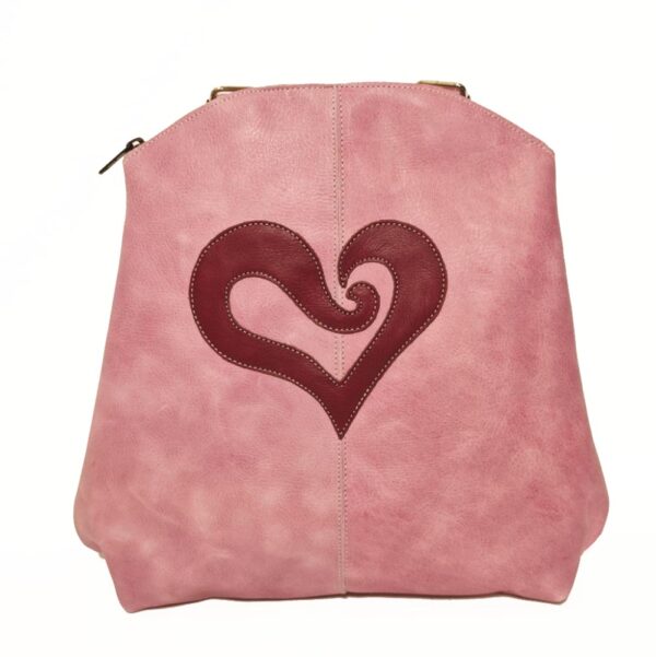Tienda online de artículos hechos a mano en cuero y piel. Artesanos del cuero. Mochila de cuero, Corazón IMG 20260625 080801 Mochila de piel rosa