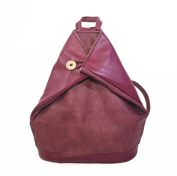 Tienda online de artículos hechos a mano en cuero y piel. Artesanos del cuero. Mochila bolso antirrobo de piel IMG 20260730 0910331 copia Mochila de piel granate