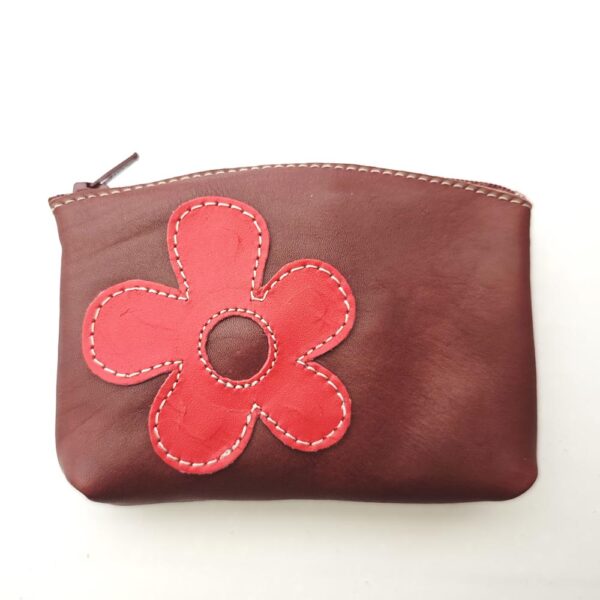 Tienda online de artículos hechos a mano en cuero y piel. Artesanos del cuero. Monedero de piel con cremalleras y anilla para llaves IMG 20251110 141113 Monedero de piel granate