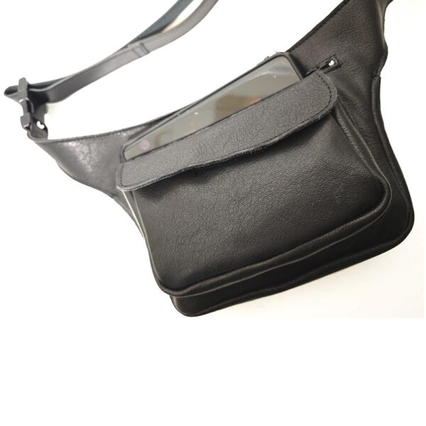 Tienda online de artículos hechos a mano en cuero y piel. Artesanos del cuero. Riñonera de cuero unisex BR IMG 20260504 093842 Riñonera de piel negra
