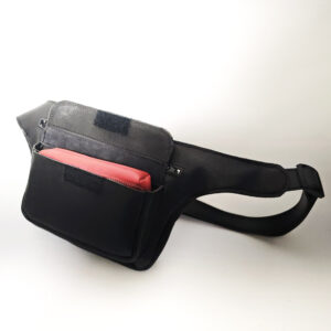 Riñonera de piel negra