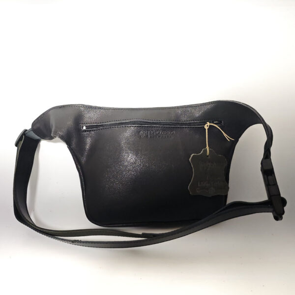 Tienda online de artículos hechos a mano en cuero y piel. Artesanos del cuero. Riñonera de cuero unisex BR IMG 20260504 094004 Riñonera de piel negra