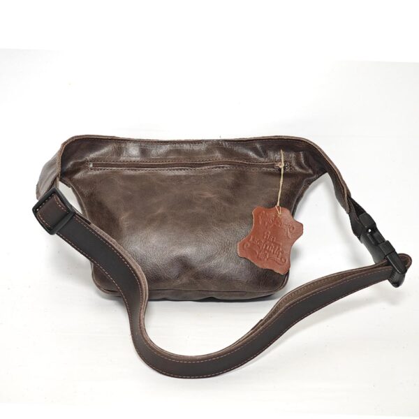 Tienda online de artículos hechos a mano en cuero y piel. Artesanos del cuero. Riñonera de cuero unisex BR IMG 20260507 090511 Riñonera de piel marrón