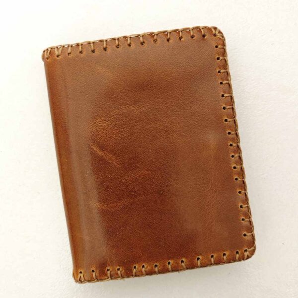 Tienda online de artículos hechos a mano en cuero y piel. Artesanos del cuero. Cartera billetera de cuero IMG 20260826 083156 Cartera billetero de piel camel