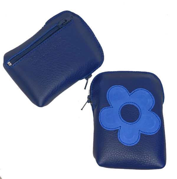 Tienda online de artículos hechos a mano en cuero y piel. Artesanos del cuero. Pitillera de piel con cremallera IMG 20250822 072714 Pitillera de piel azul marino