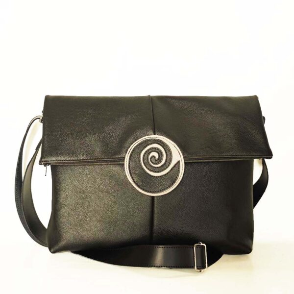 Bolso de piel negro