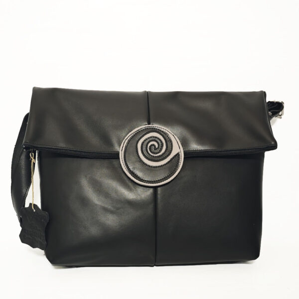 Bolso de piel negro