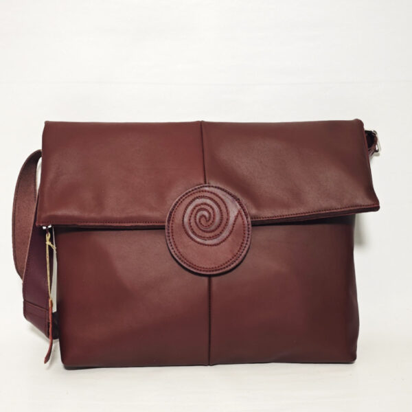 Bolso de piel granate